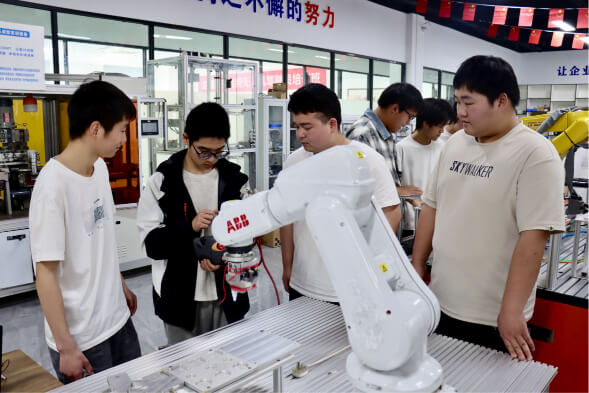 龙埔学院——什么是PLC?